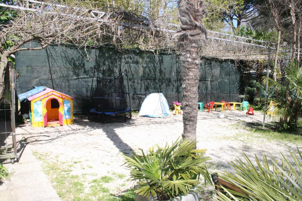 Hotel Roxy Floridiana Rimini Exterior photo